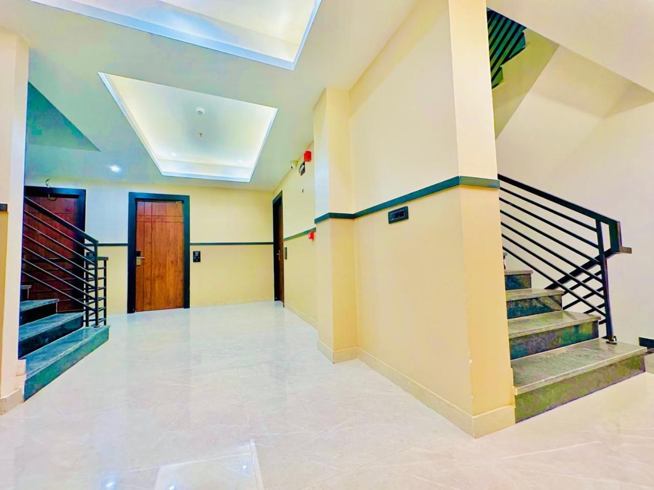 Hotel Hsp Plaza Nueva Delhi Exterior foto