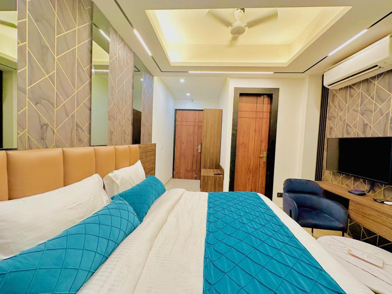 Hotel Hsp Plaza Nueva Delhi Exterior foto